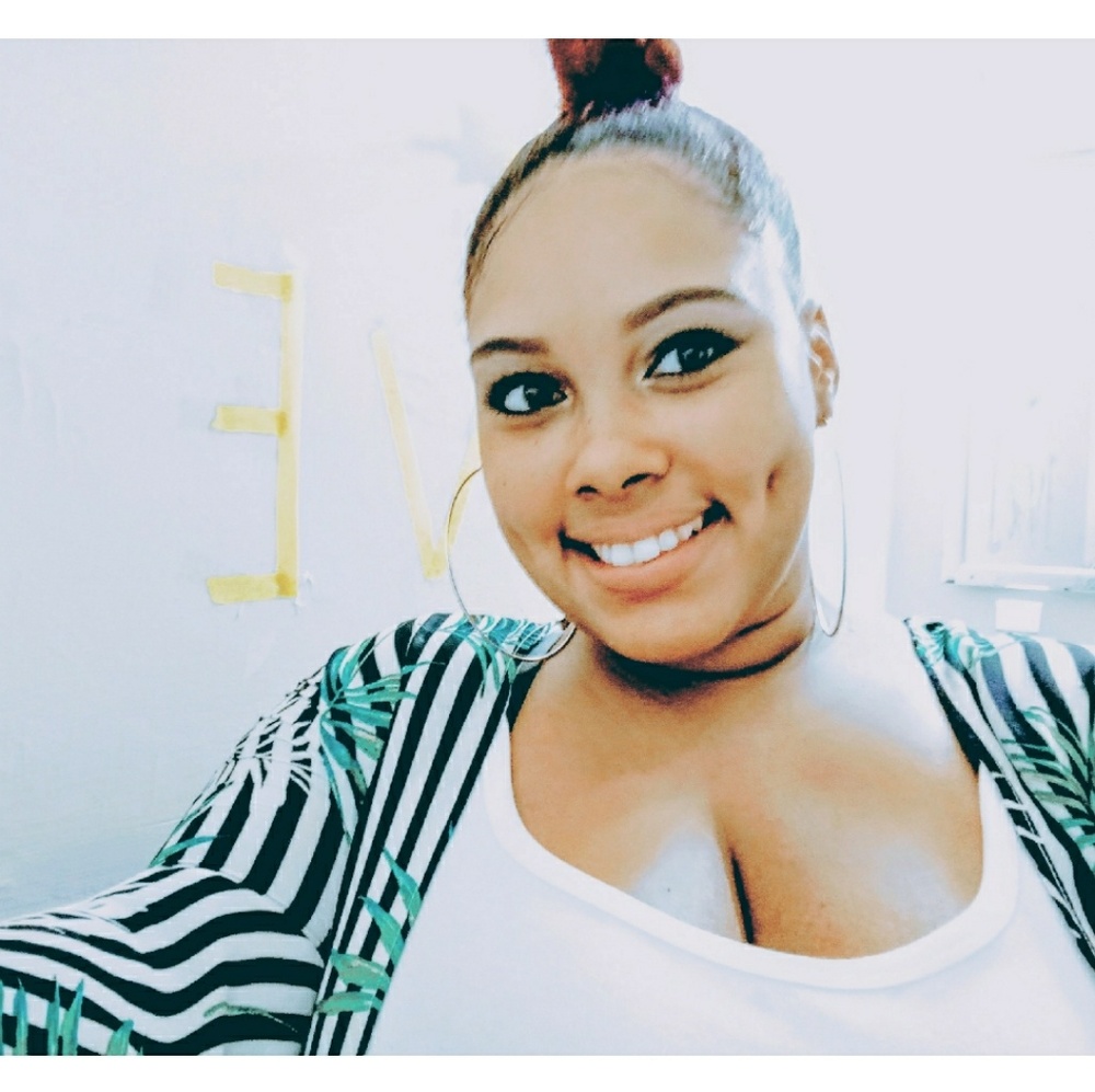 Meet your Posher, krystle 😊